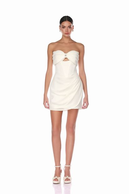 Robe de soirée à buste orné d'un nœud en os